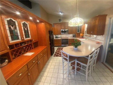 315 E Mountain Ave, Pen Argyl, PA 18072 - photo 5