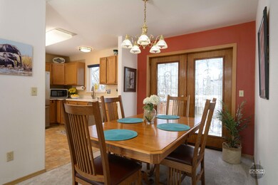 Dining Area to Deck