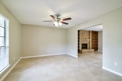 8319 Clover Gardens Dr, Houston, TX 77095 - photo 3