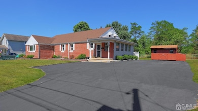 721 Pershing Ave, Middlesex, NJ 08846 - photo 2