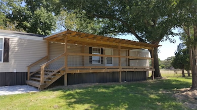 808 W Martin Luther King Blvd, Willis, TX 77378 - photo 3