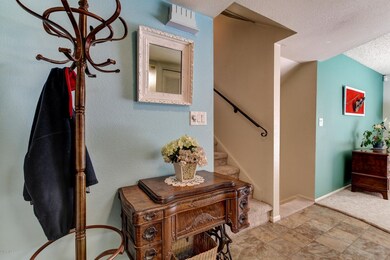 1327 E Carter Dr-12