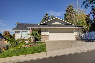 1747 Garden Dr, Medford, OR 97504 - photo 4