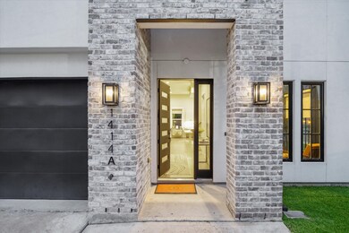 Welcome to an impressive entryway featuring stunni