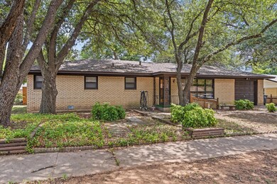 1313 Roberts Ave, Cleburne, TX 76033 - photo 2