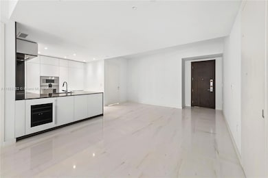 Aston Martin Residences unit 1809, Miami, FL 33131 - photo 5