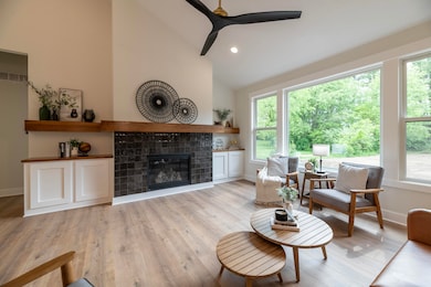 1710 Toscana-6