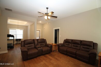 1249 Perry Pl Dr, Hernando, MS 38632 - photo 2