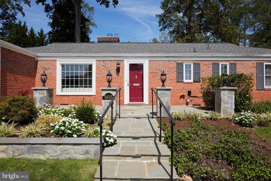6615 Rannoch Rd, Bethesda, MD 20817 - photo 2
