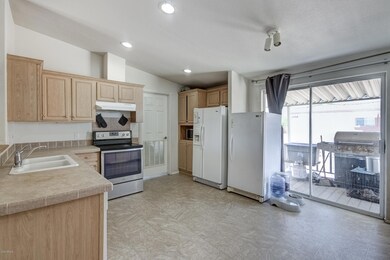 2944 W Tepee St-22