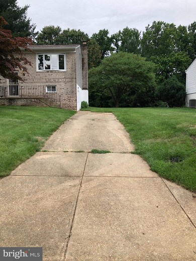 8700 Dunbar Ave, Hyattsville, MD 20785 - photo 4