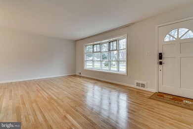 4223 San Juan Dr, Fairfax, VA 22030 - photo 3