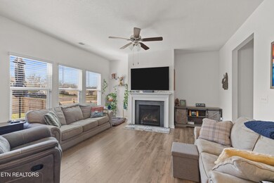 573 Cliff St, Morristown, TN 37814 - photo 7