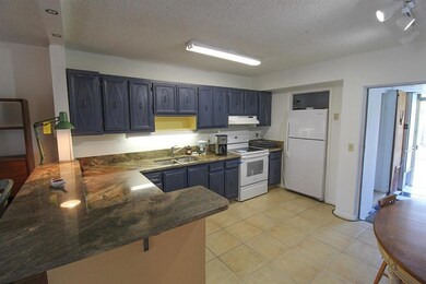 942Sumter-10