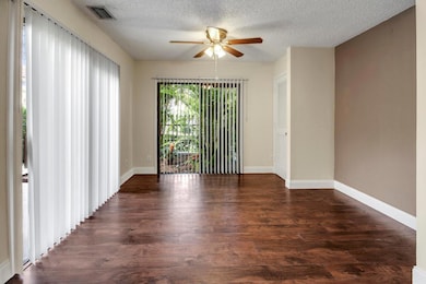 386 Prestwick Cir unit 3, Palm Beach Gardens, FL 33418 - photo 4