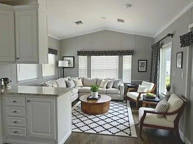 6941 Macdonald Ct unit 14, Zephyrhills, FL 33541 - photo 3