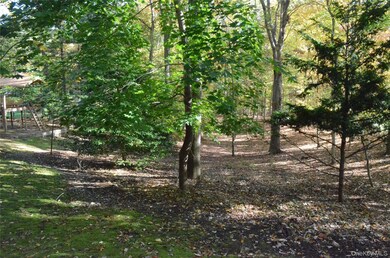 109 Scraggy Hill Rd, Port Jefferson, NY 11777 - photo 6