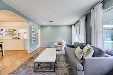 2107 Saxon Dr, Houston, TX 77018 - photo 6