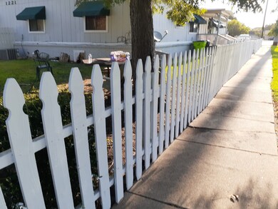 1221 Houston St, Rosenberg, TX 77471 - photo 4