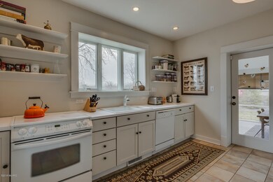 805 N Elm St, Three Oaks, MI 49128 - photo 6