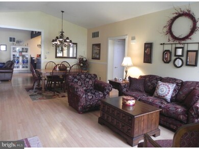 829 Persimmon Ln unit V136, Langhorne, PA 19047 - photo 4