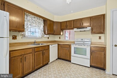 60 Bastian Dr, Mount Laurel, NJ 08054 - photo 7