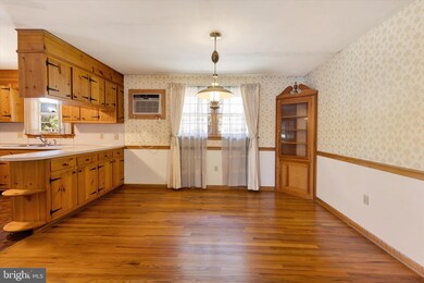 439 N 5th St, Columbia, PA 17512 - photo 5