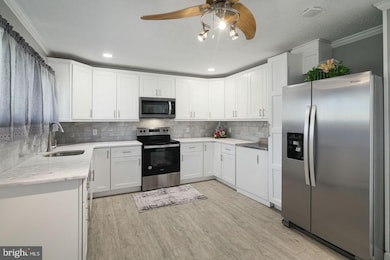 61 Idlewild Rd, Levittown, PA 19057 - photo 6