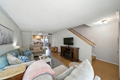 3919 Fairmont Pkwy unit 115, Pasadena, TX 77504 - photo 2