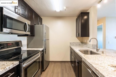 Bridgewater unit 3213, Emeryville, CA 94608 - photo 4