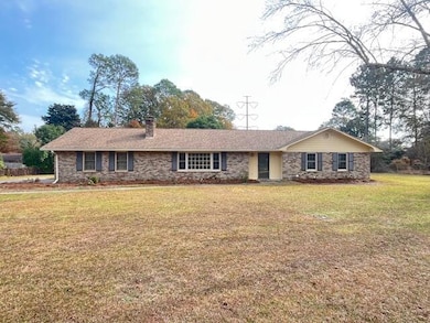 879 Twin Lakes Dr, Sumter, SC 29154 - photo 2