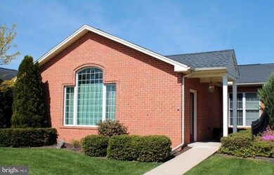 625 Observatory Dr, Hagerstown, MD 21742 - photo 2