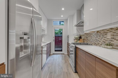 454 M St SW unit 1, Washington, DC 20024 - photo 3