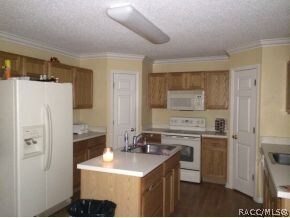 Kitchen w/double pantry