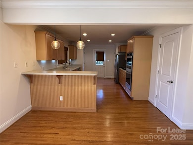 350 Melbourne Ct, Charlotte, NC 28209 - photo 5