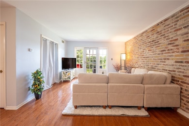 1230 Chatham Park Dr unit C, Pittsburgh, PA 15216 - photo 3