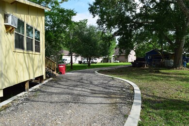 7825 James St unit B, Pearland, TX 77584 - photo 2