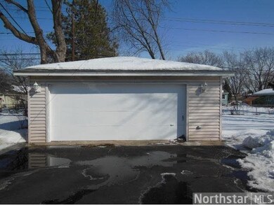 8915 Colfax Ave S, Bloomington, MN 55420 - photo 3