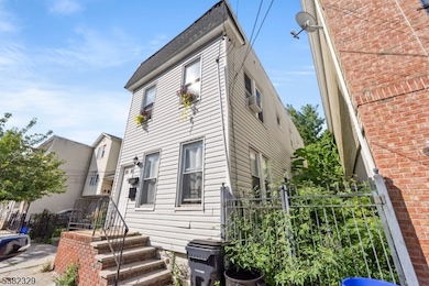 45 Blum St, Newark, NJ 07103 - photo 2