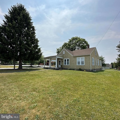 672 Wayne Ave, Chambersburg, PA 17201 - photo 3