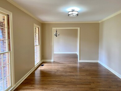 Formal living room 15’6x11’6