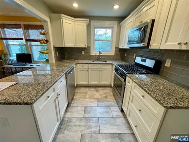 30 Lexington Ave, Jersey City, NJ 07304 - photo 5