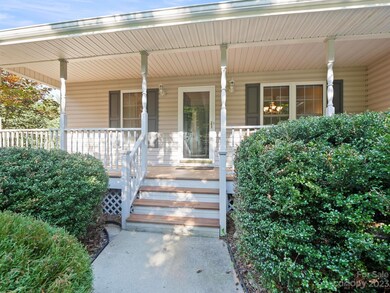 94 Chestnut Ln, Hendersonville, NC 28792 - photo 3