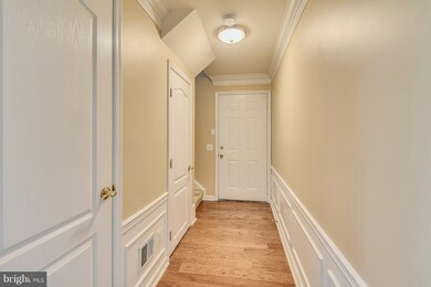 1715 Kingsgate Ct unit 302, Alexandria, VA 22302 - photo 2