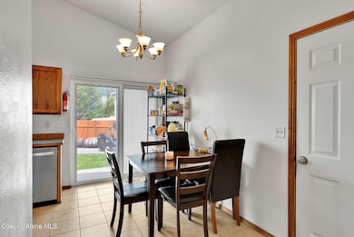 8-web-or-mls-SkyLight - RMG-04