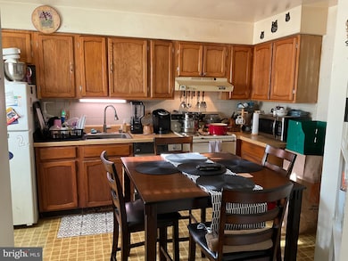 22 Kettle Ct, Windsor Mill, MD 21244 - photo 3