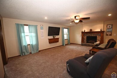6141 SW 53rd St, Topeka, KS 66610 - photo 4
