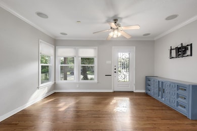 5800 Chesterfield Ave, Austin, TX 78752 - photo 6