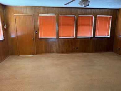 413 E Harper Ave, Waurika, OK 73573 - photo 4