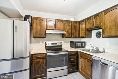 11397 Laurelwalk Dr, Laurel, MD 20708 - photo 3